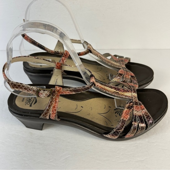 Abeo Women's Brown and Tan Strappy Sandals 9 - Picture 5 of 9
